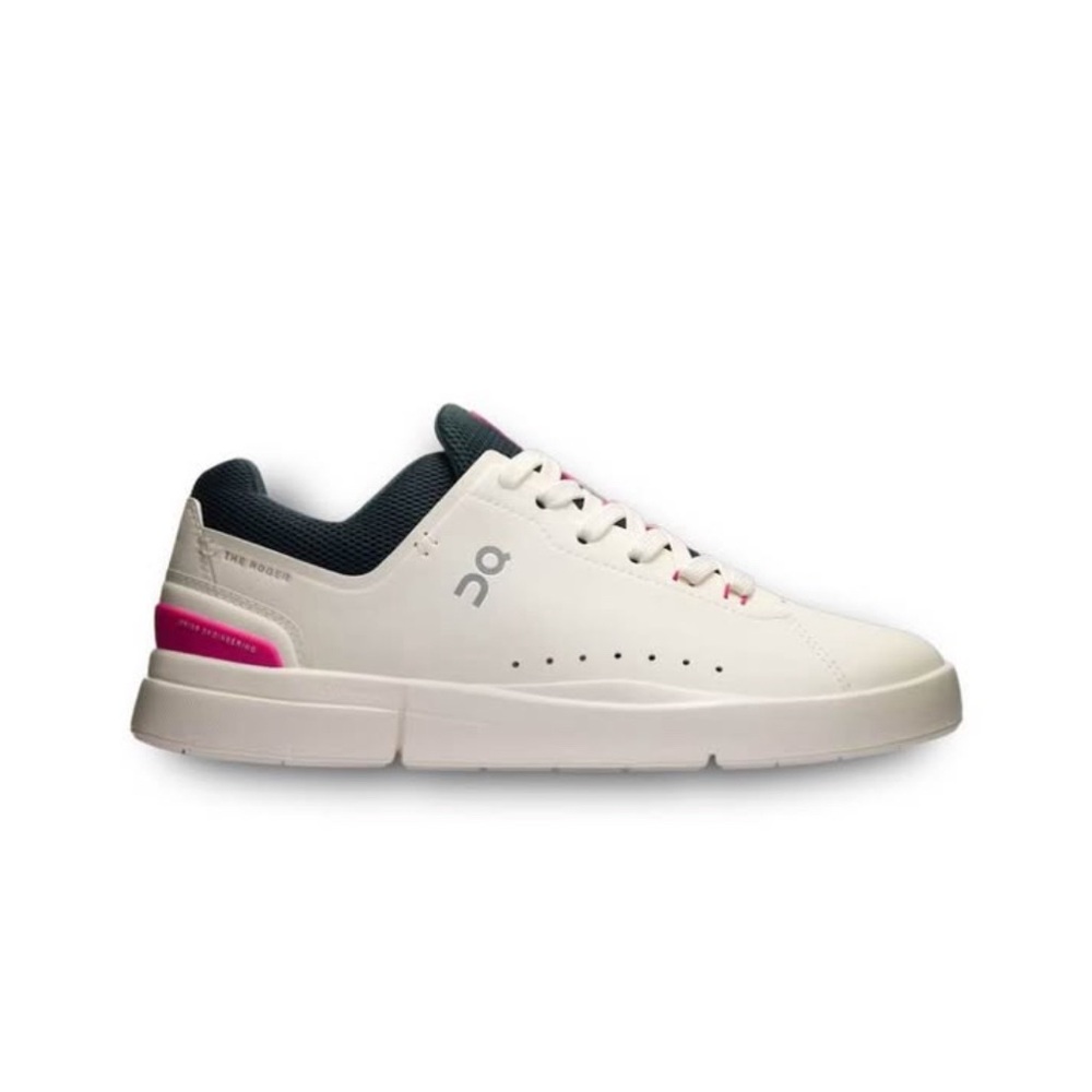 NEW On women’s The Roger Advantage shoes size 8